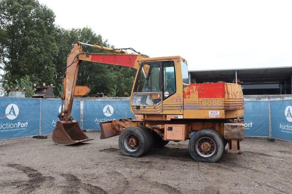 Case 688B-P Dieselbagger mit 88 PS