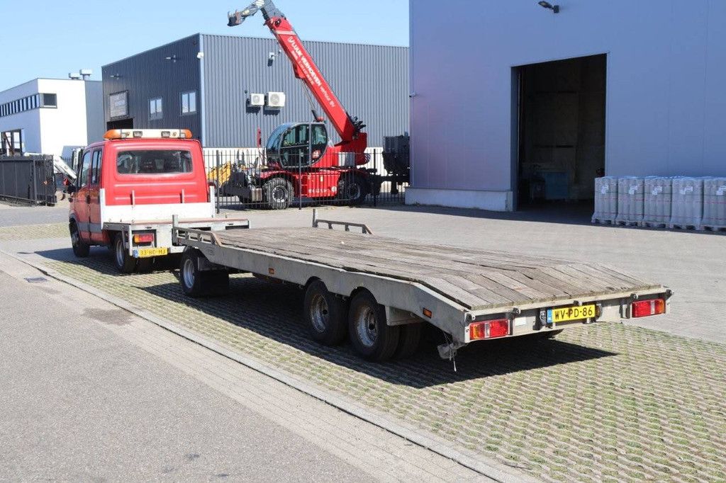 Sattelzugmaschine mit Anhänger Iveco 40C Diesel 2002