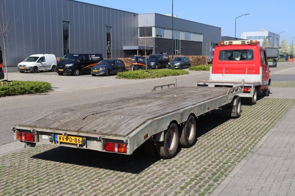 Sattelzugmaschine mit Anhänger Iveco 40C Diesel 2002
