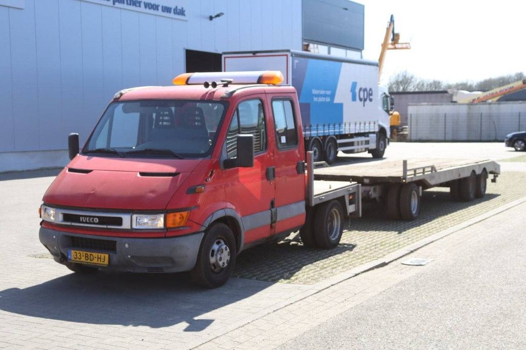 Sattelzugmaschine mit Anhänger Iveco 40C Diesel 2002