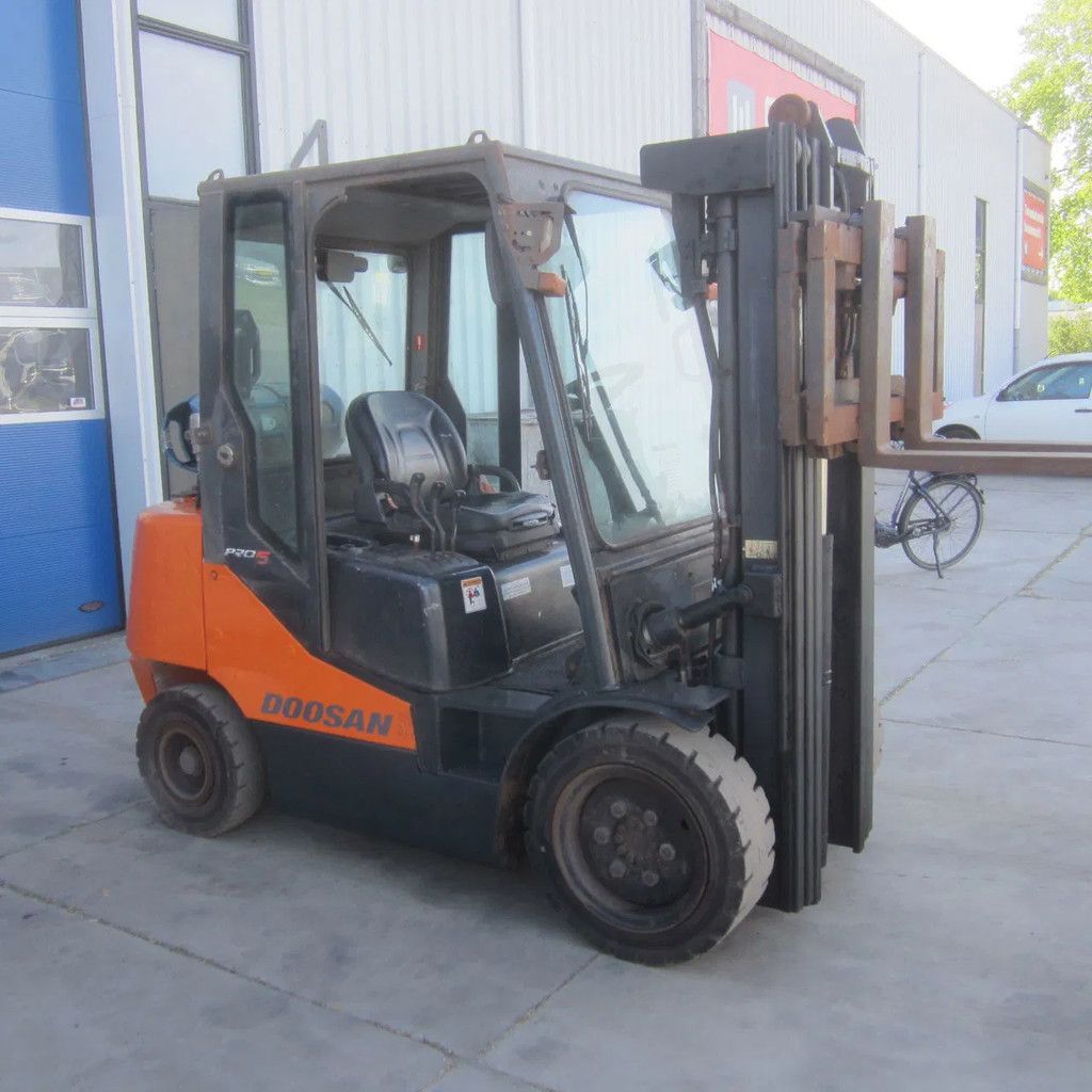 Doosan G35C-5, LPG, Triplomast, Side shift, met kenteken.