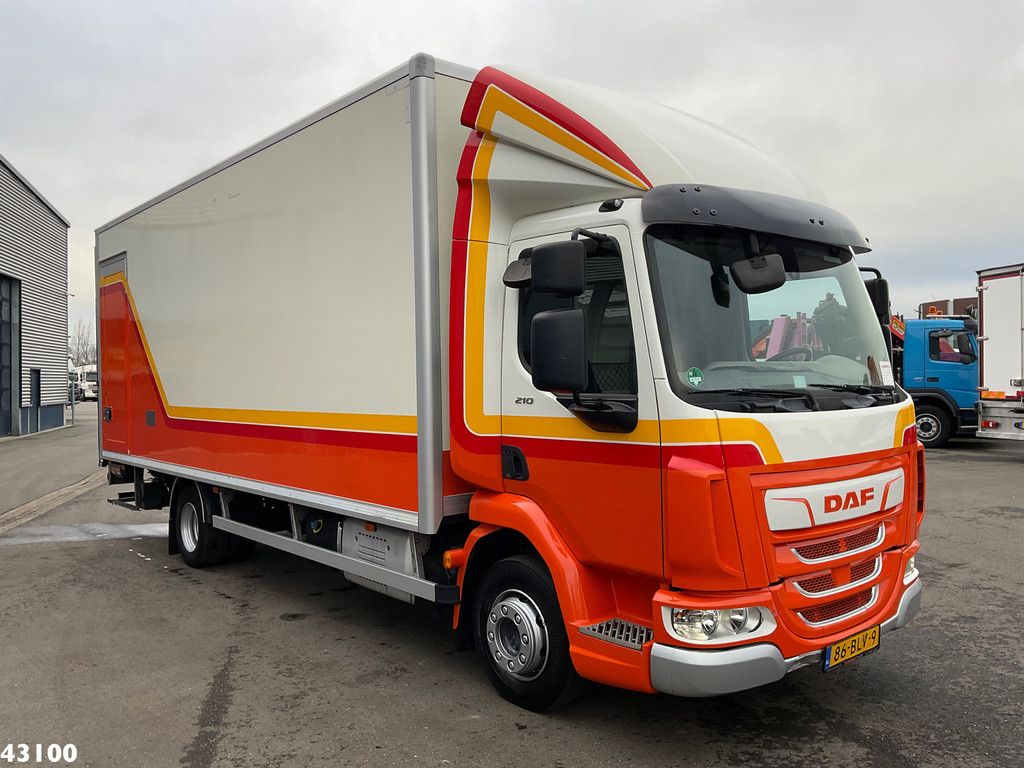DAF FA LF 210 Euro 6 with DHollandia taillift