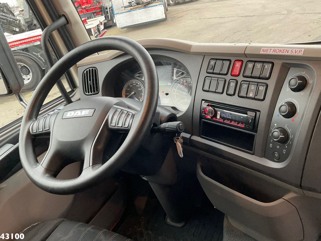 DAF FA LF 210 Euro 6 with DHollandia taillift