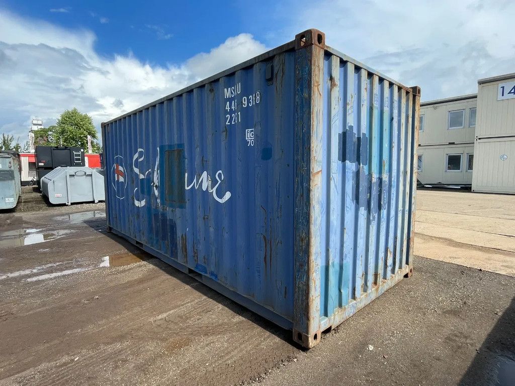 All in 20ft zeecontainer