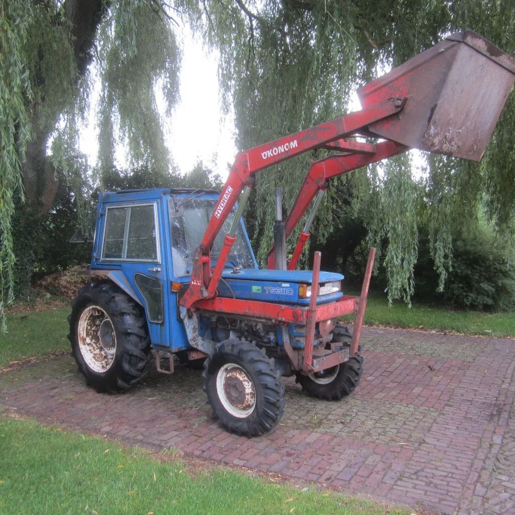 Iseki Compact tractor TS3110 met voorlader.
