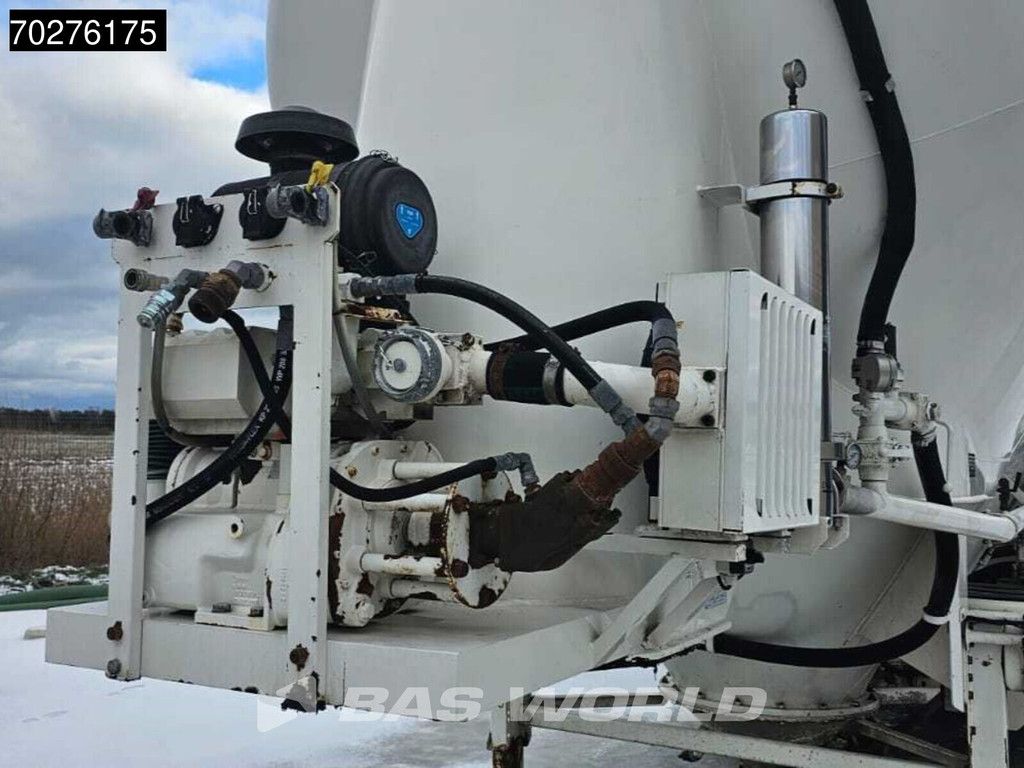 Spitzer SF2755/4P 3 assen 55 m3 Liftachse