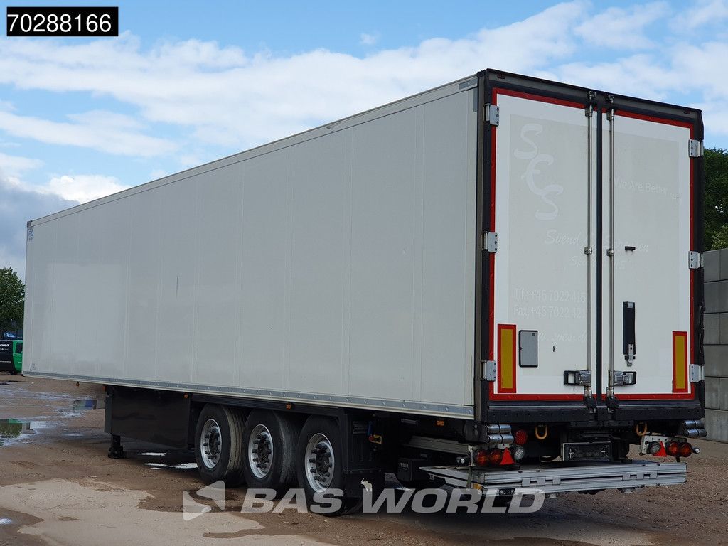 Schmitz Carrier 3 axles Doppelverdampfer Tailgate Blumenbreit Palettenkasten LBW