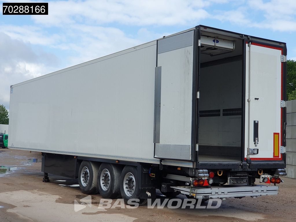 Schmitz Carrier 3 axles Doppelverdampfer Tailgate Blumenbreit Palettenkasten LBW