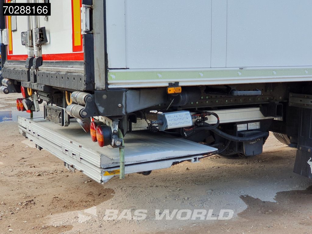 Schmitz Carrier 3 axles Doppelverdampfer Tailgate Blumenbreit Palettenkasten LBW