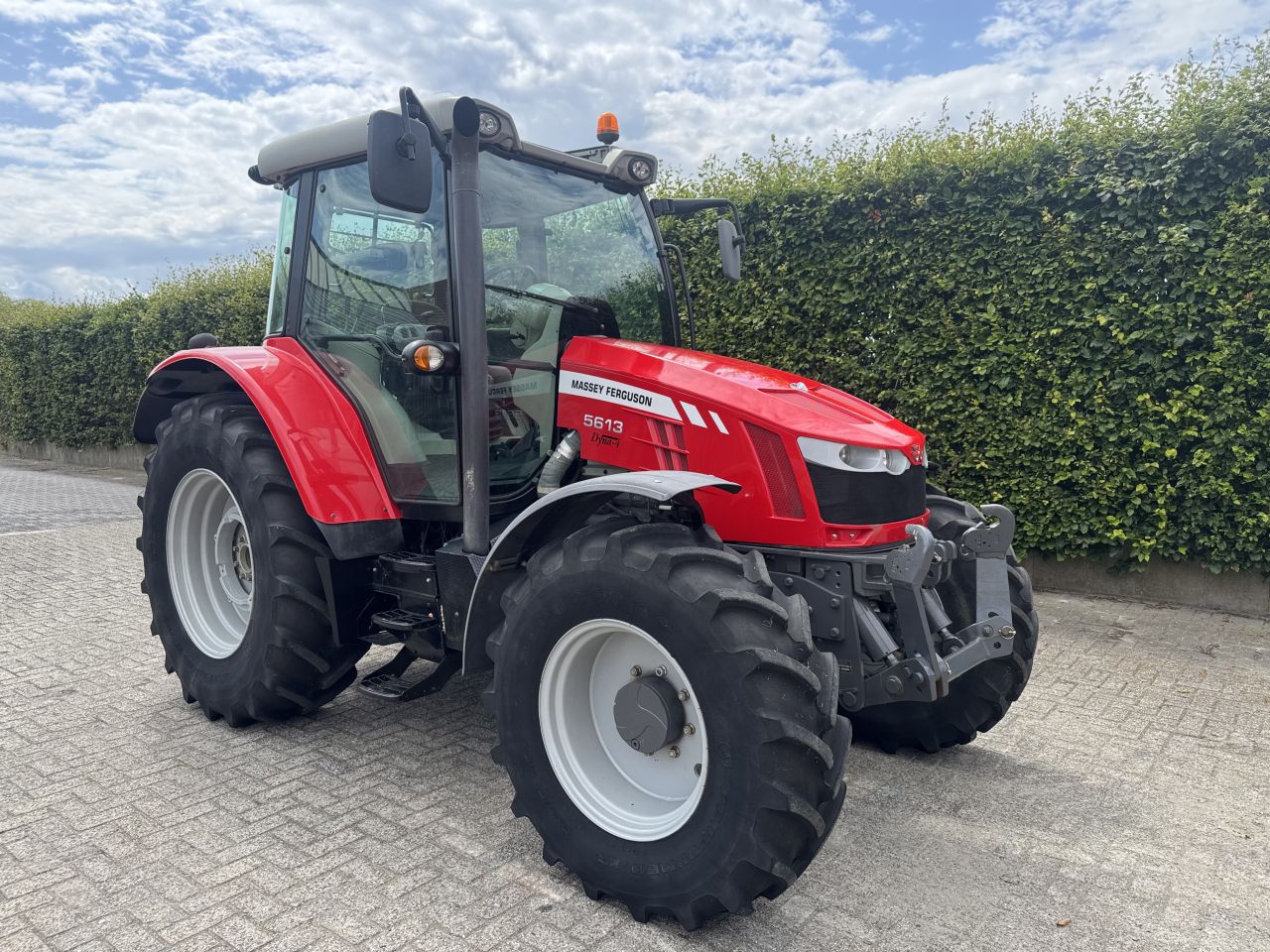 Massy Ferguson 5613 Dyna 4