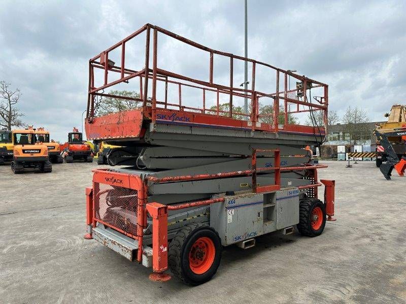 Scissor lift Skyjack SJ9250 Diesel 17.2m 2010