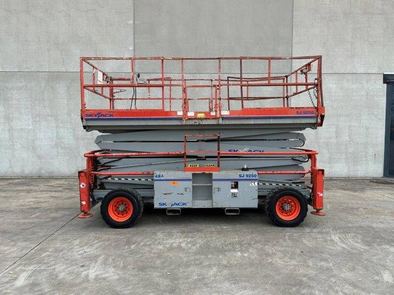 Scissor lift Skyjack SJ9250 Diesel 17.2m 2010
