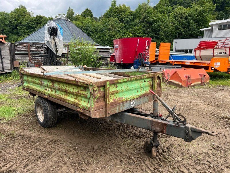Huber FE Dreiseitenkipper mit Viehaufbau