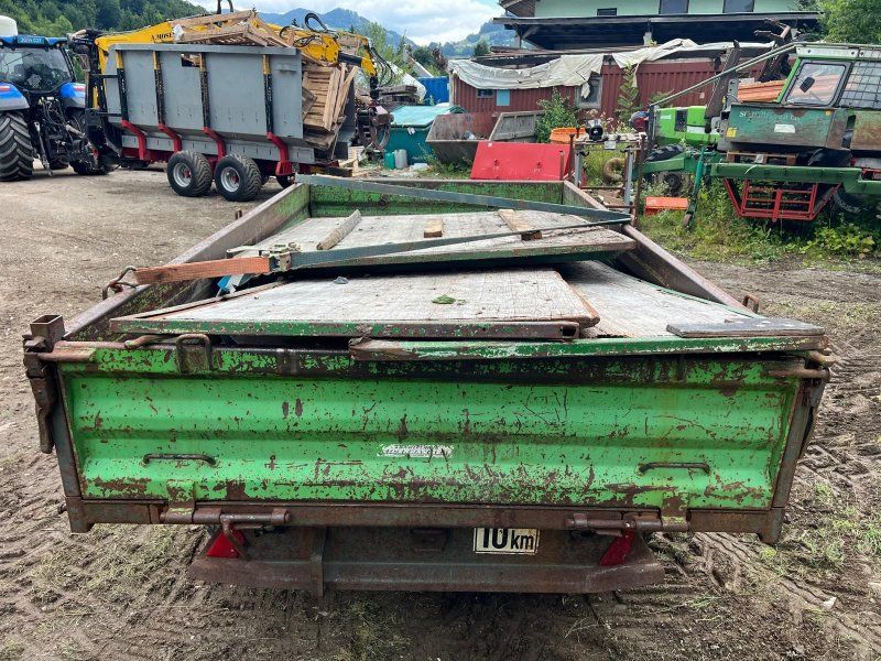 Huber FE Dreiseitenkipper mit Viehaufbau