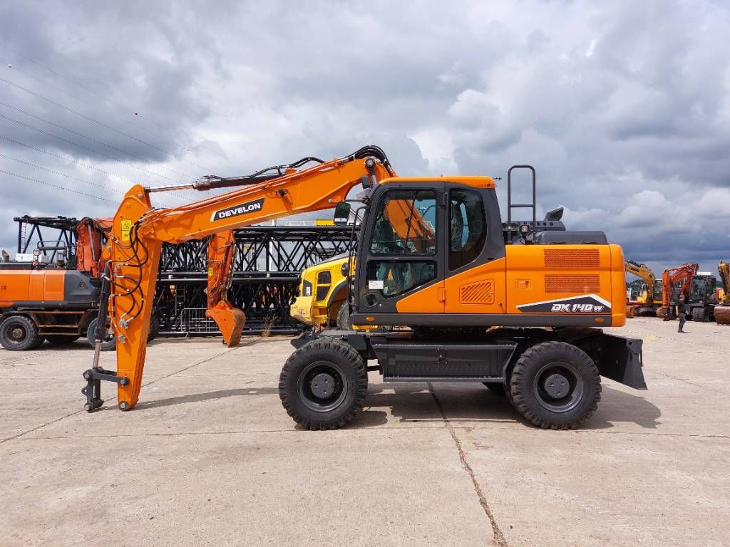 Develon DX 140 W-7