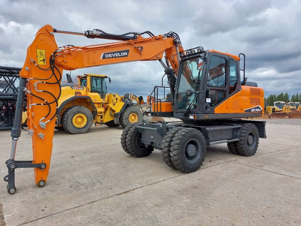 Develon DX 140 W-7