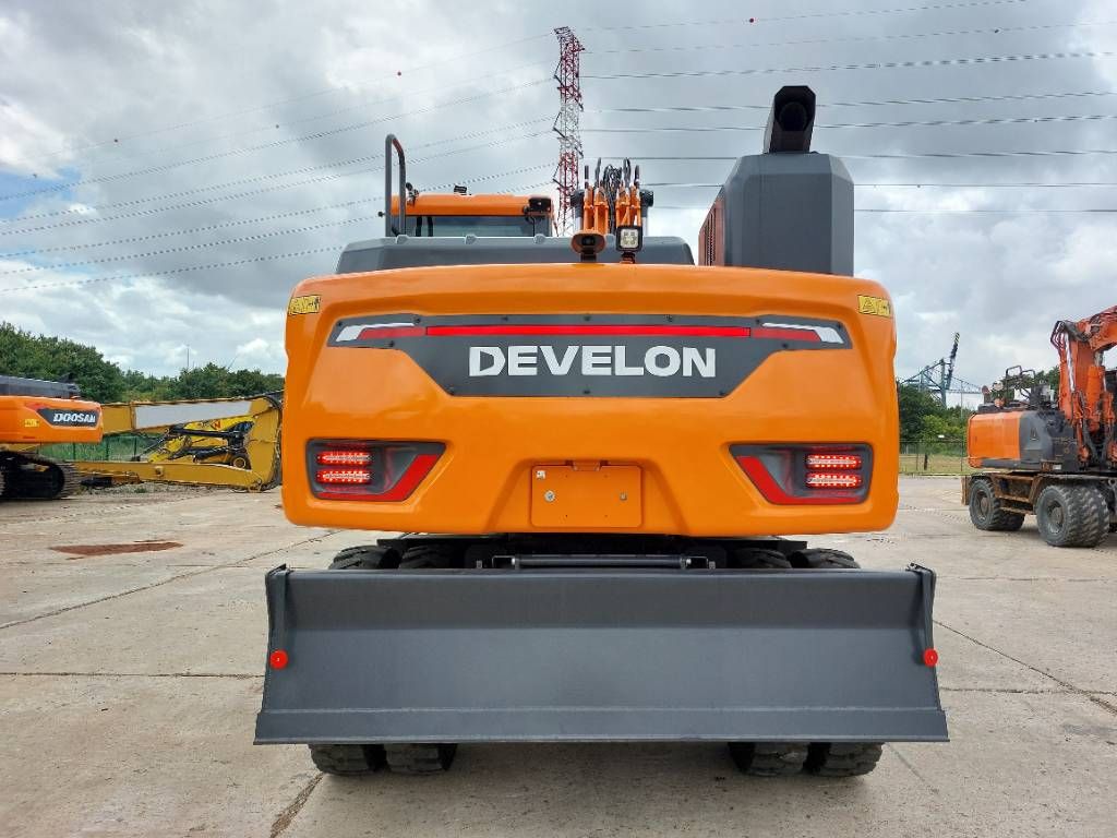 Develon DX 140 W-7