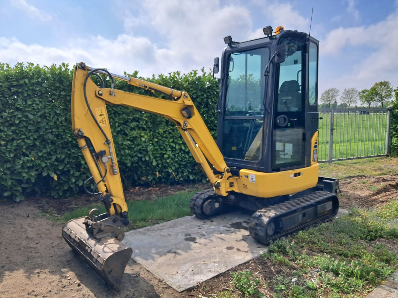 Minigraver Komatsu PC16R 3HS ( Bj 2019 ) Graafmachine / Minikraa
