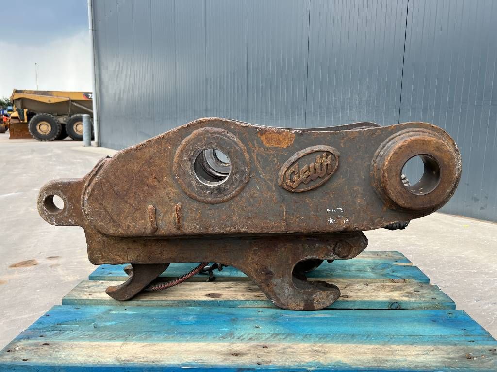 Miller Volvo EC240 / EC250 Geith