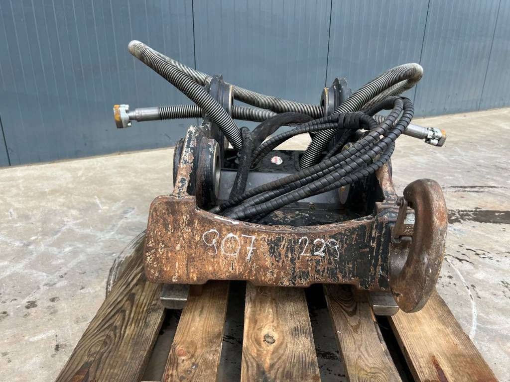 OilQuick OQ70/55 - 320E / 325F