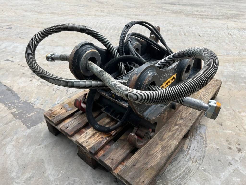 OilQuick OQ70/55 - 320E / 325F