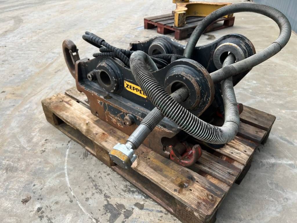 OilQuick OQ70/55 - 320E / 325F