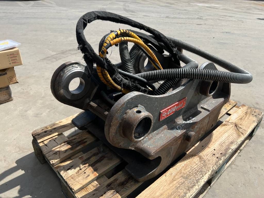 OilQuick OQ70/55 - EC210 / EC220