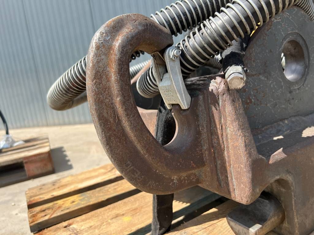 OilQuick OQ70/55 - EC210 / EC220