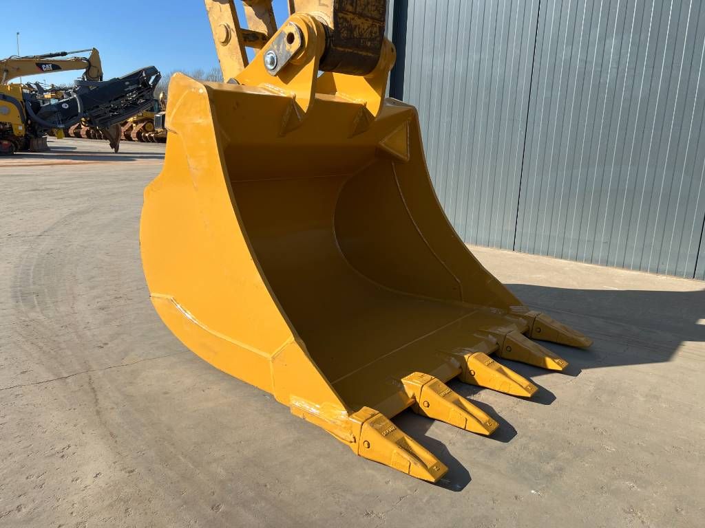 CAT 320C L