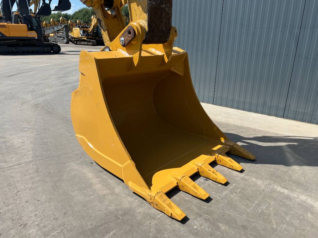 CAT 320D L