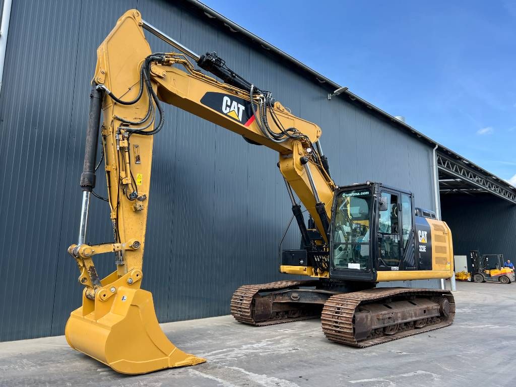 CAT 323EL VA