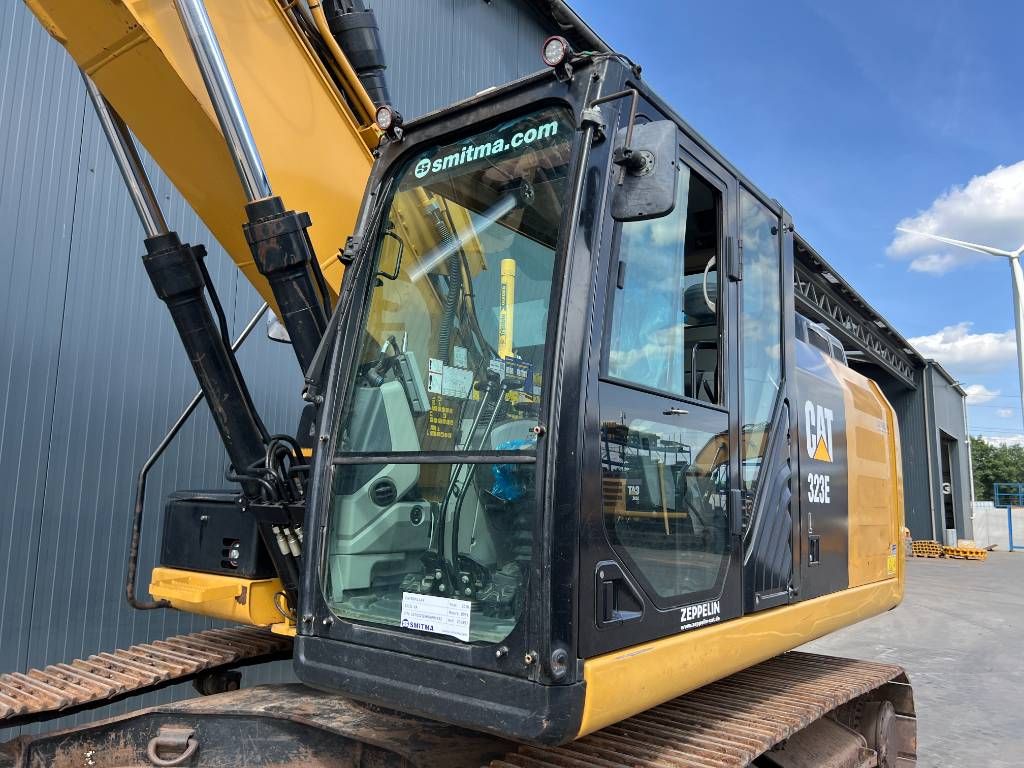 CAT 323EL VA