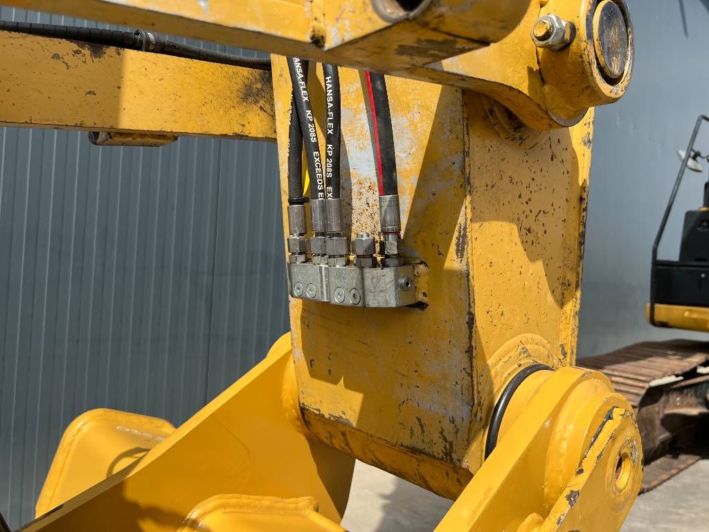 CAT 323EL VA