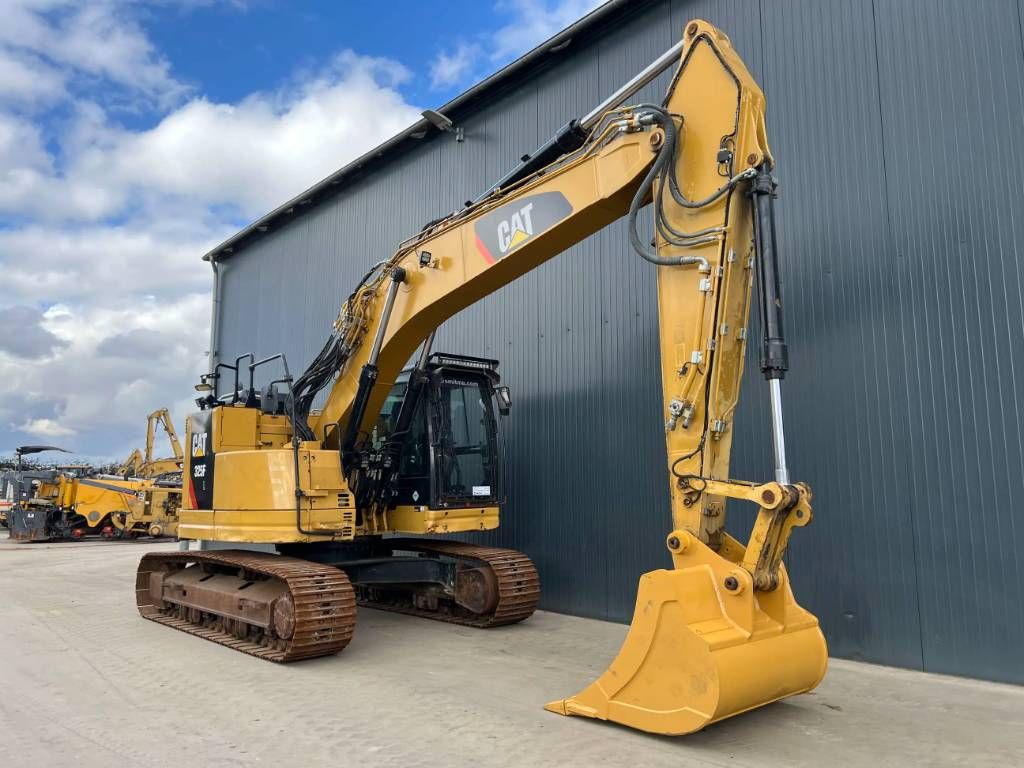 CAT 325F LCR