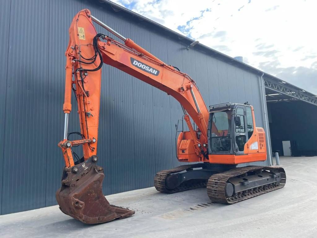 Doosan DX235LCR