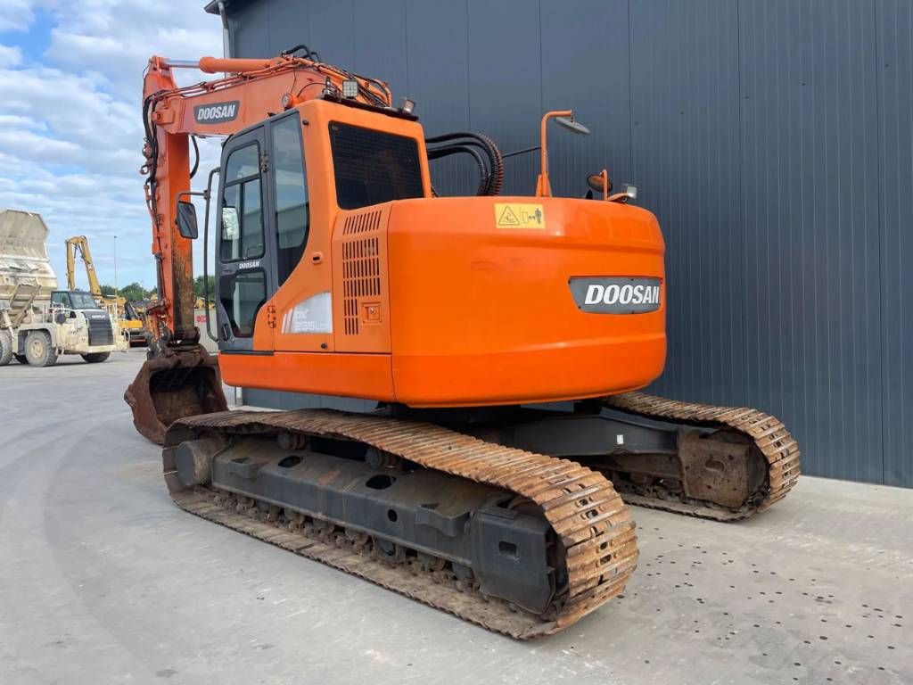 Doosan DX235LCR