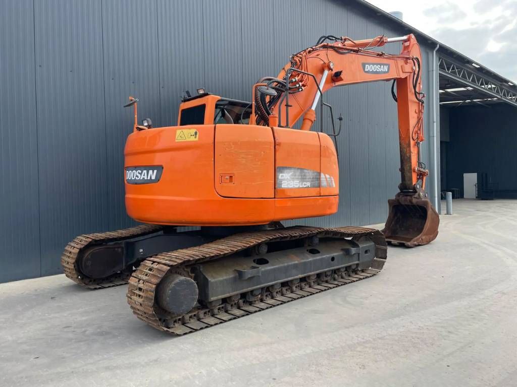 Doosan DX235LCR