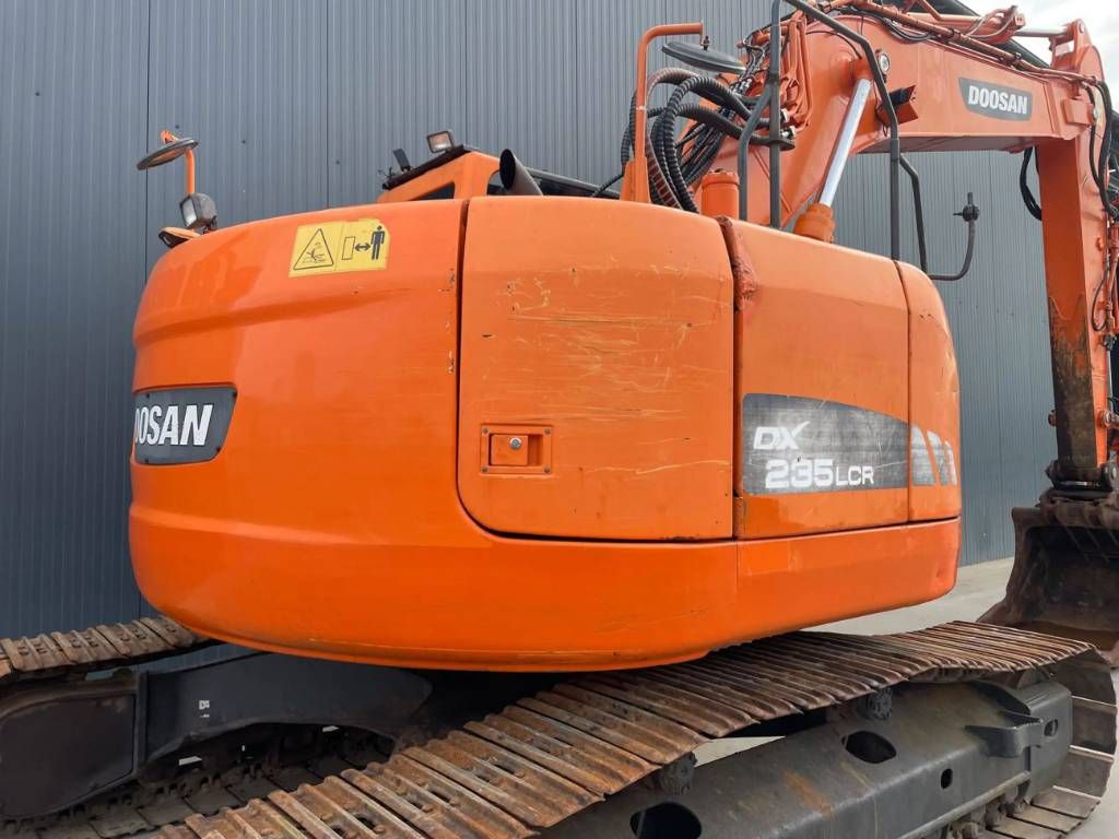 Doosan DX235LCR