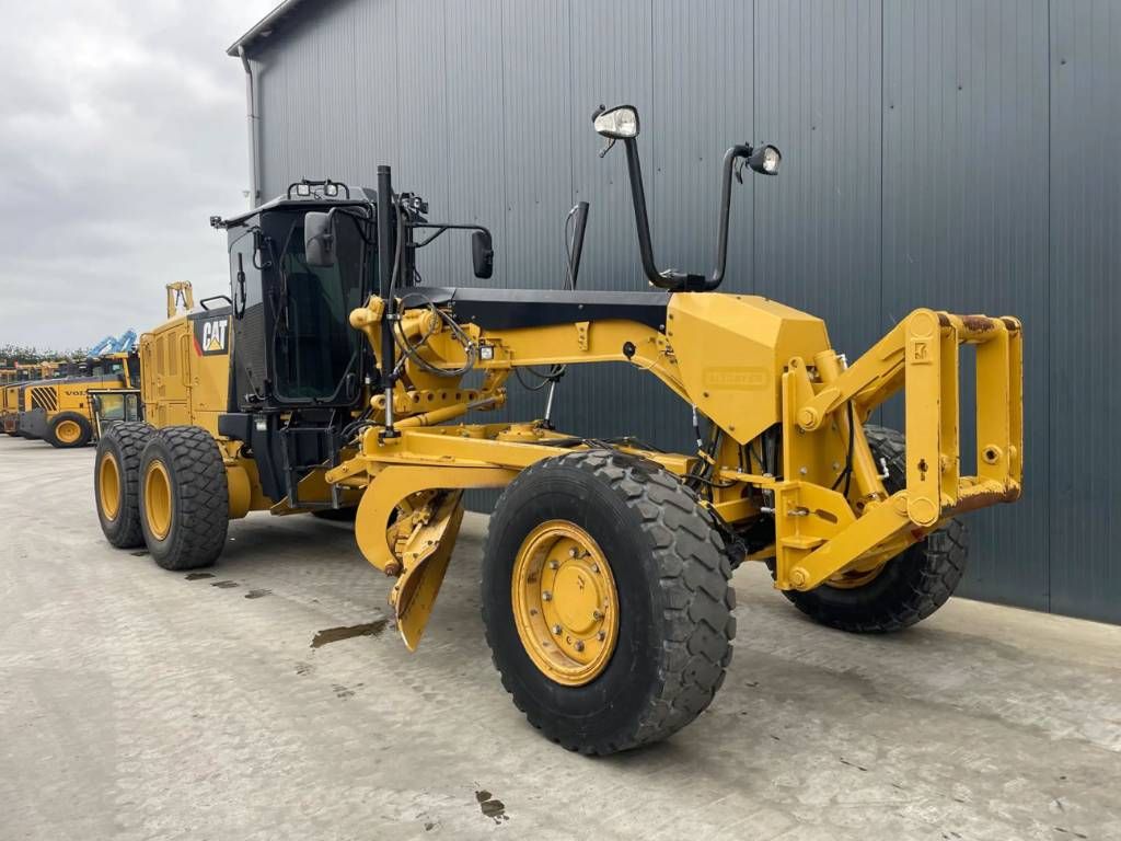CAT 140M3 AWD