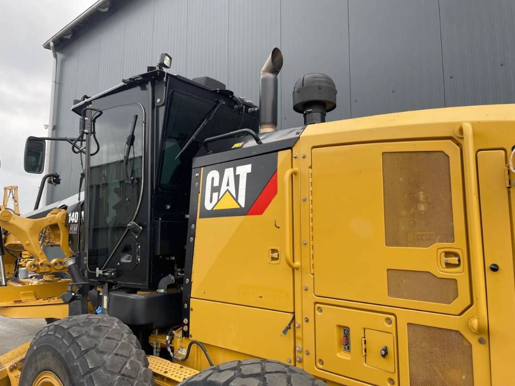 CAT 140M3 AWD