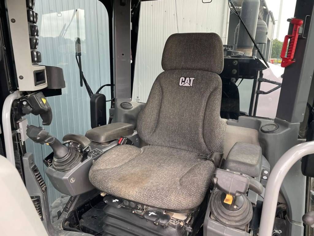 CAT 140M3 AWD