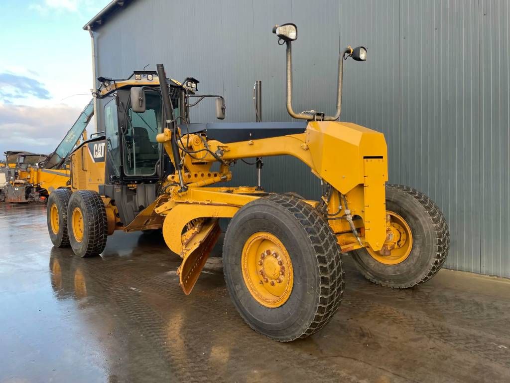 CAT 160M (140)