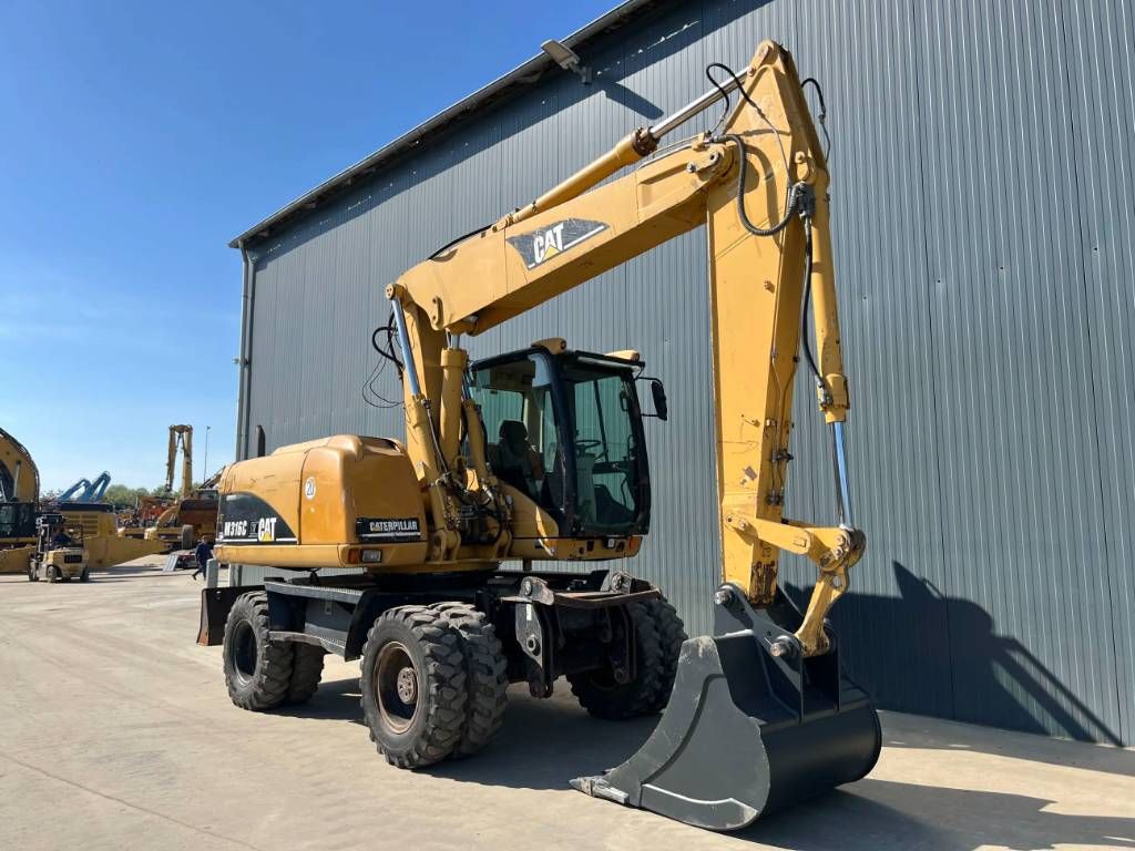 CAT M316C