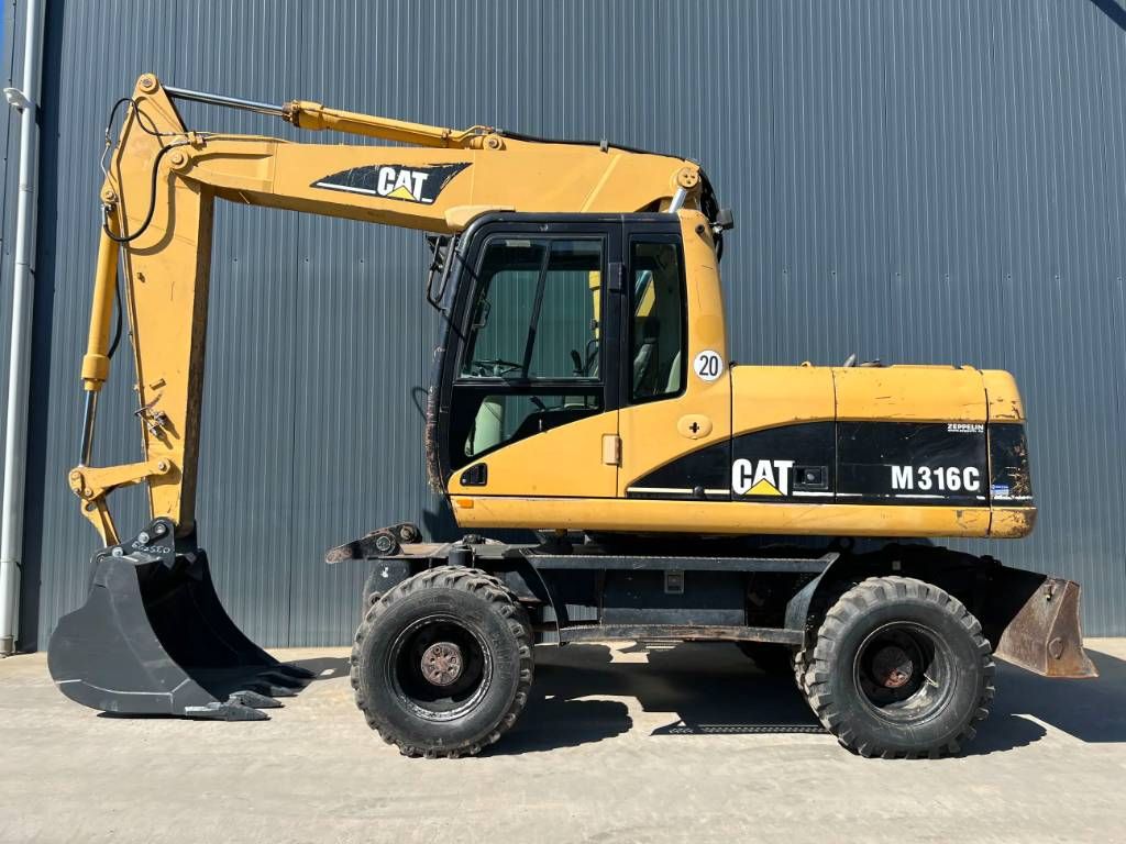 CAT M316C