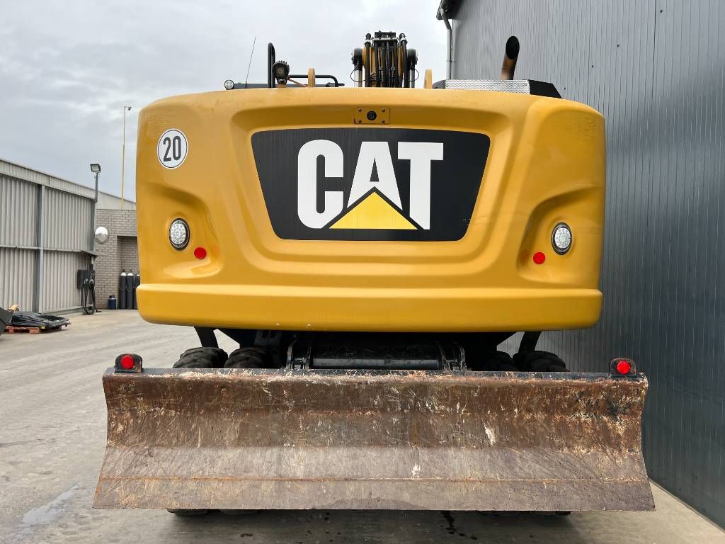 CAT M318F - Extremely Nice Condition
