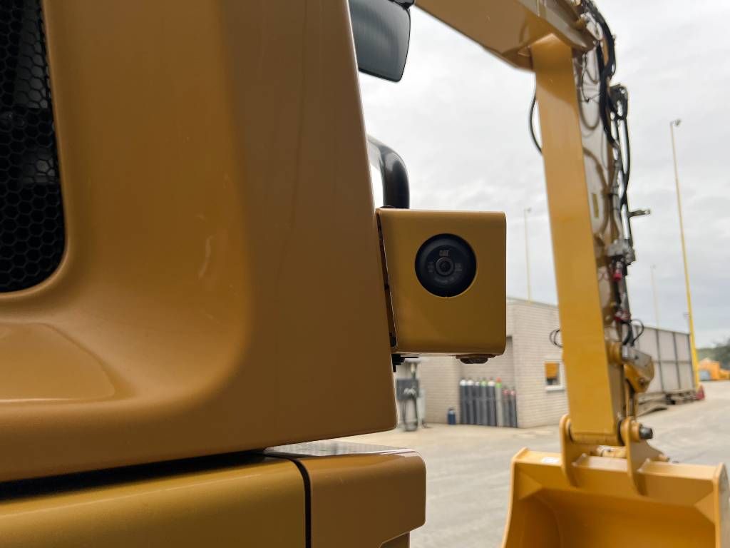 CAT M318F - Extremely Nice Condition