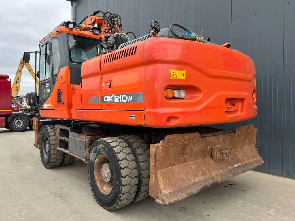 Doosan DX210W