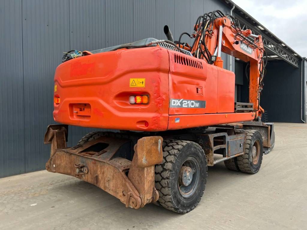 Doosan DX210W