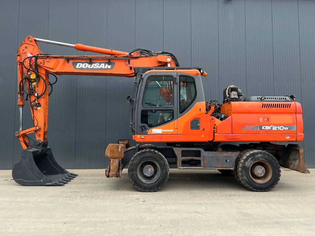 Doosan DX210W
