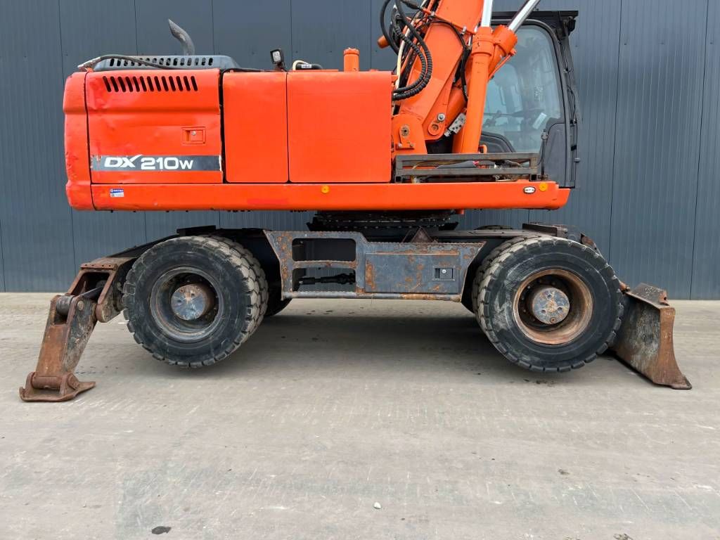 Doosan DX210W